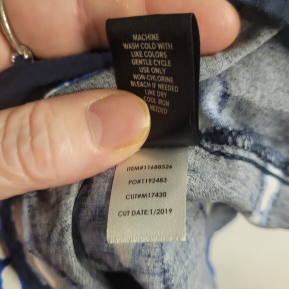 Torrid Navy blue striped with capped sleeve size 4x - Picture 5 of 5